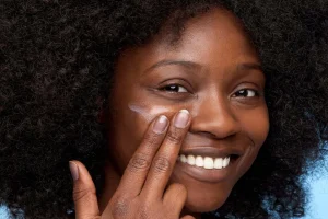 آبرسان چیست؟ راهنمای کامل انتخاب و استفاده از آبرسان پوست